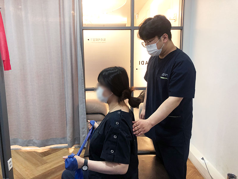 어깨 재활 견갑골 안정화 움직임 회복 — 대구어깨통증 연세마디신경외과