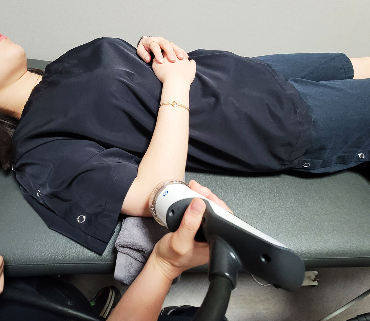 테니스엘보 체외충격파 ESWT 비수술 치료 — 대구테니스엘보병원 연세마디신경외과